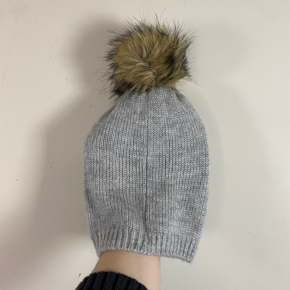 Aerie‎ Knit Beanie Gray Faux Fur Pom Pom Winter Hat Cozy Slouchy Neutral